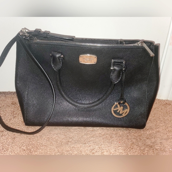 Michael Kors Handbags - Michael Kors purse